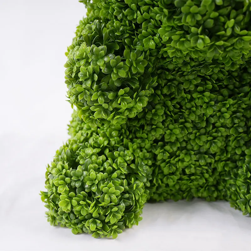 Wholesale Source Factory Highly Realistic Artificial Animal Green Bear Shape PE Material All Season Indoor Outdoor Factories, Factory