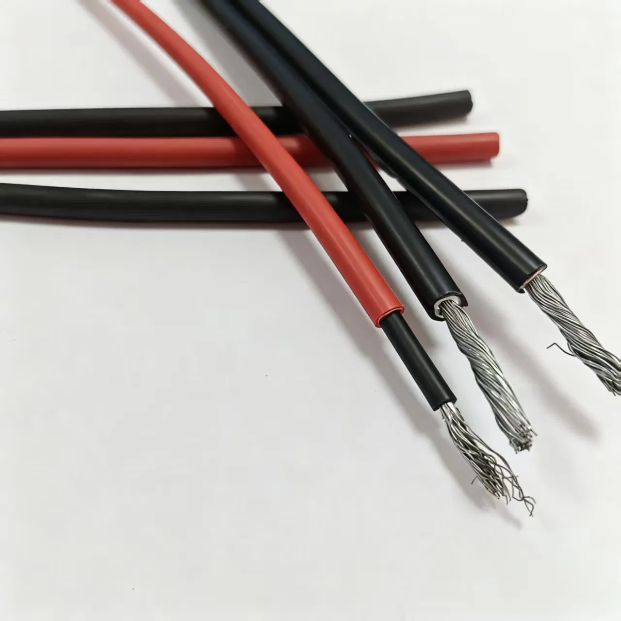 High-Performance H1z2z2-K/PV1-F XLPE DC 1500V Solar Cable for Photovoltaic Systems