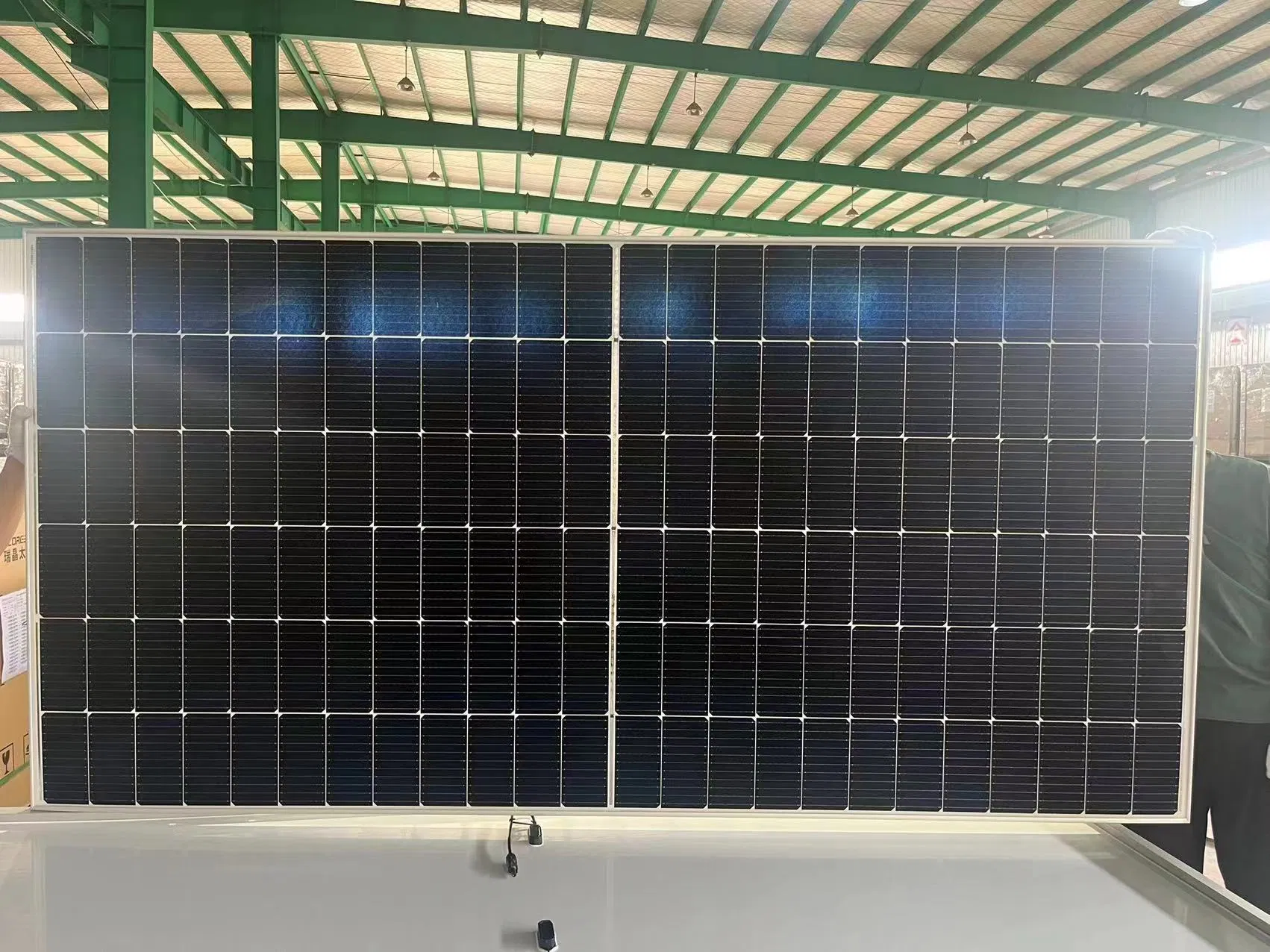 Monocrystalline Silicon ISO Approved PNG Monofacial 550W 555W 182mm Solar Panels