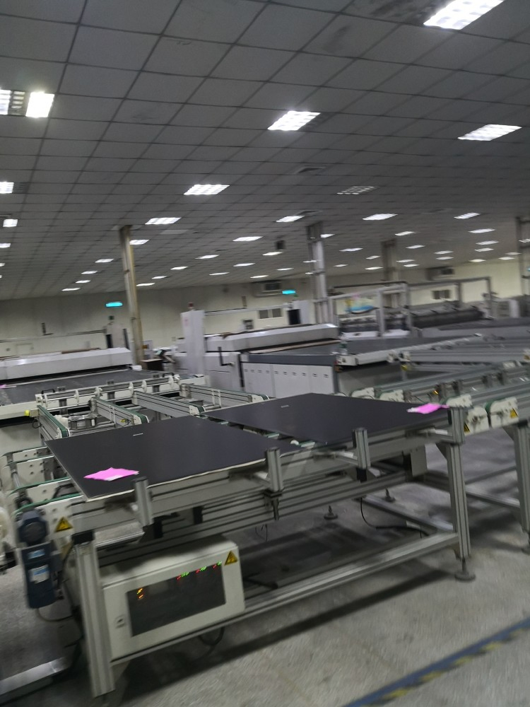 Yangtze 25 Years Warranty Highest Efficiency 380W 390W 400W Black Solar Panel 500W Black Solar Panel Monocrystalline