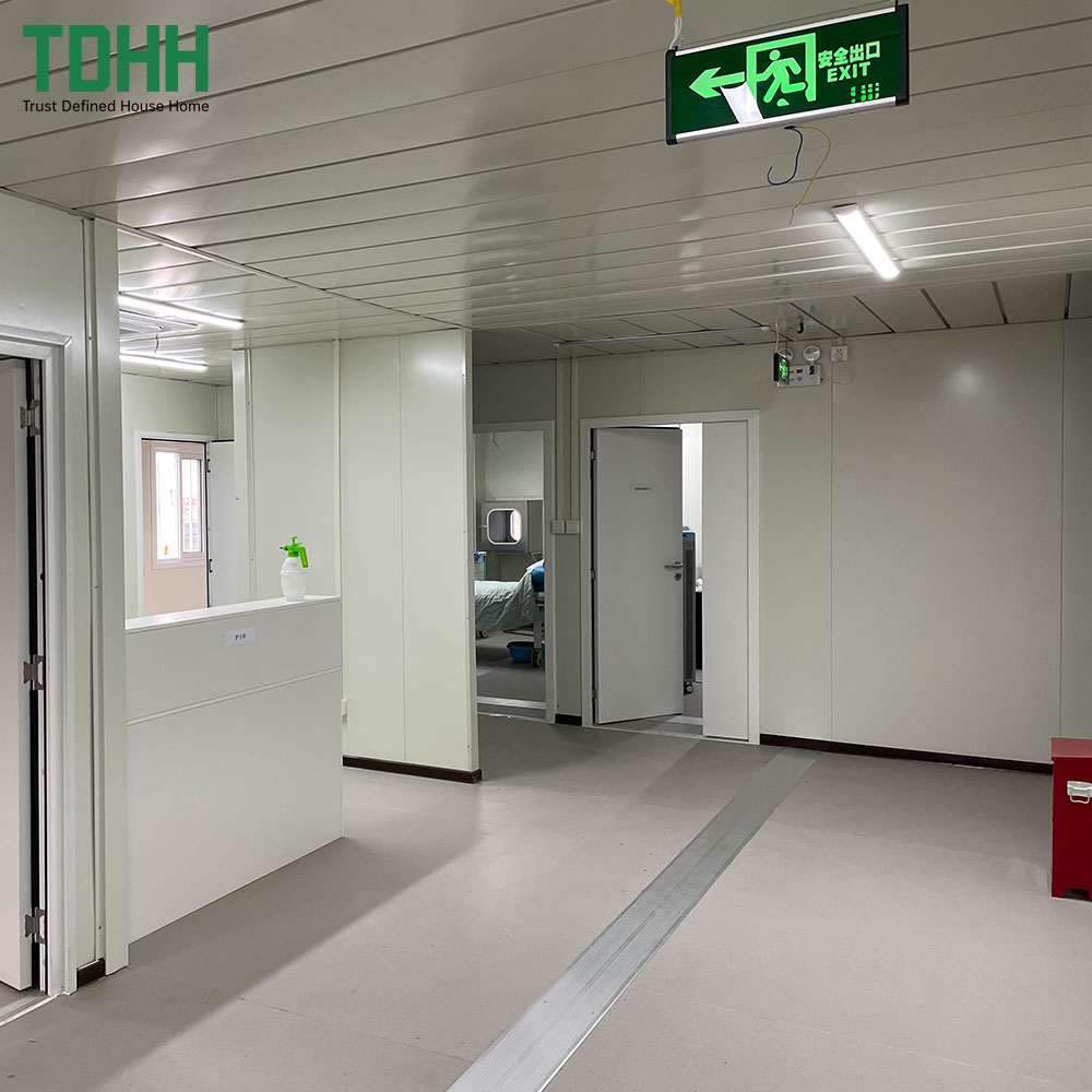 Mobile Field Clinic Laboratory Pharmacy Medical Facility Modular Hospital Container House Insulated Fireproof Medical Staff