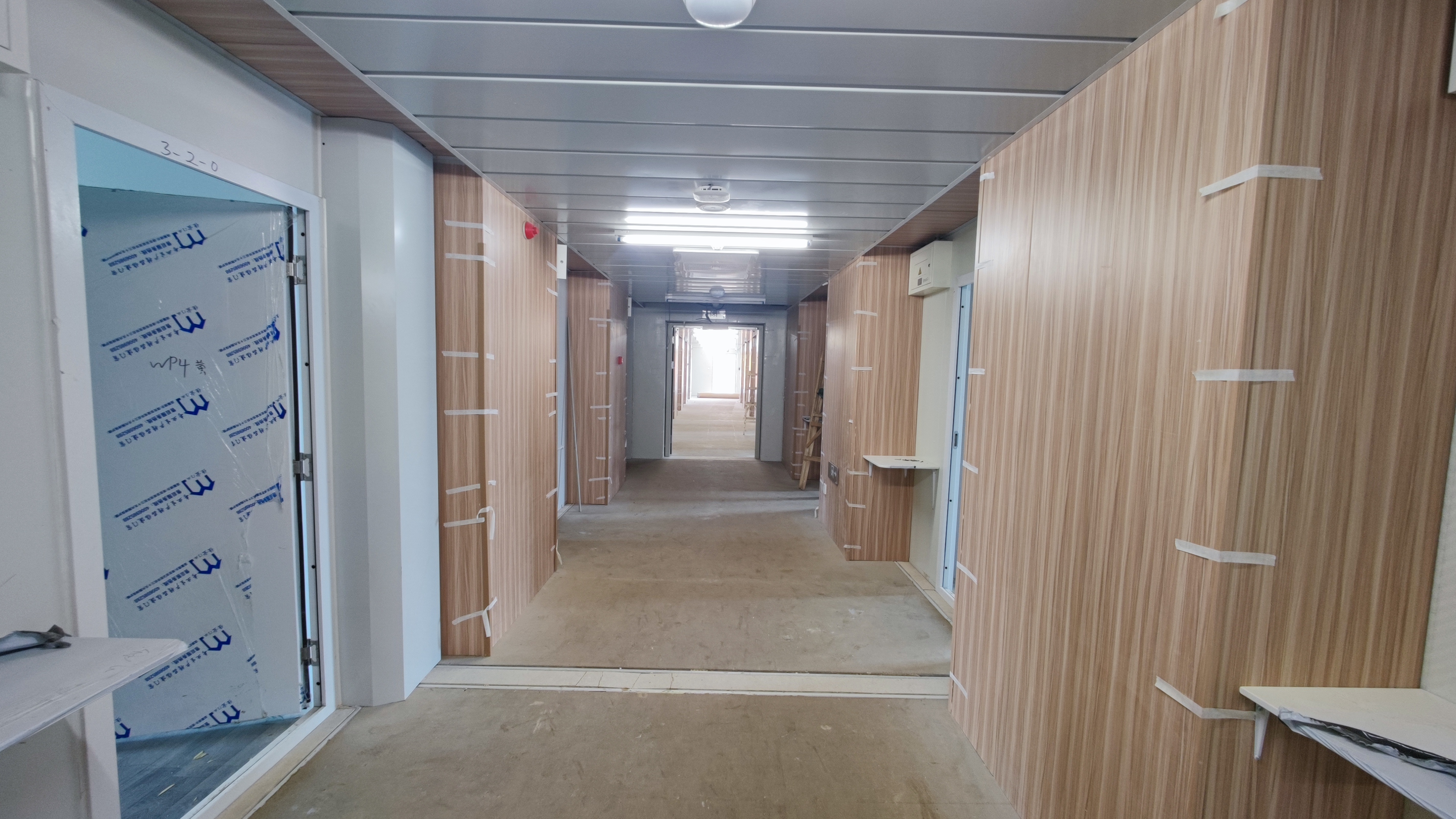 High Quality Fast Stylish Prefab Apartments Condos Modular Construction Steel Sandwich Panel House Use Flat Pack Container