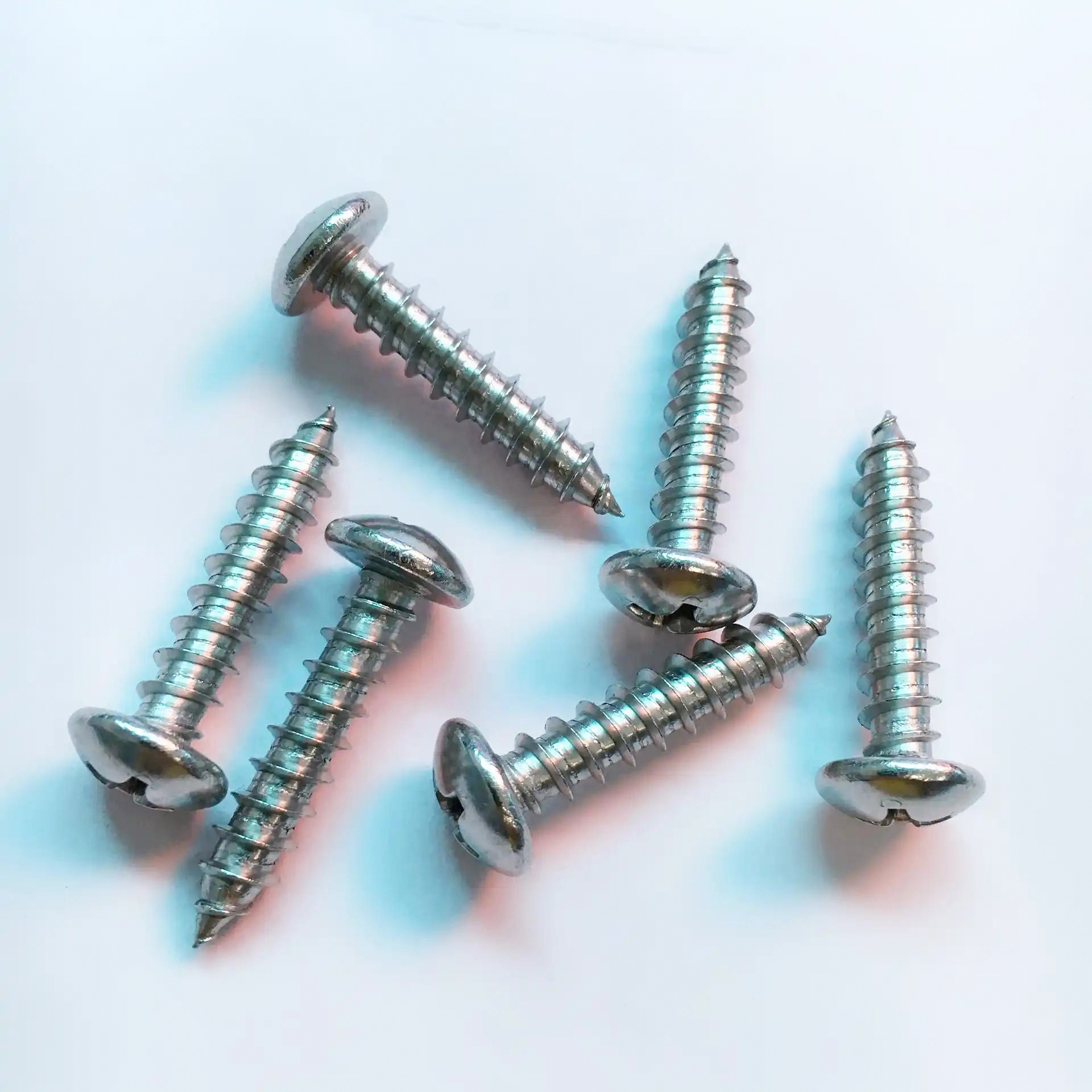 Self tapping screw
