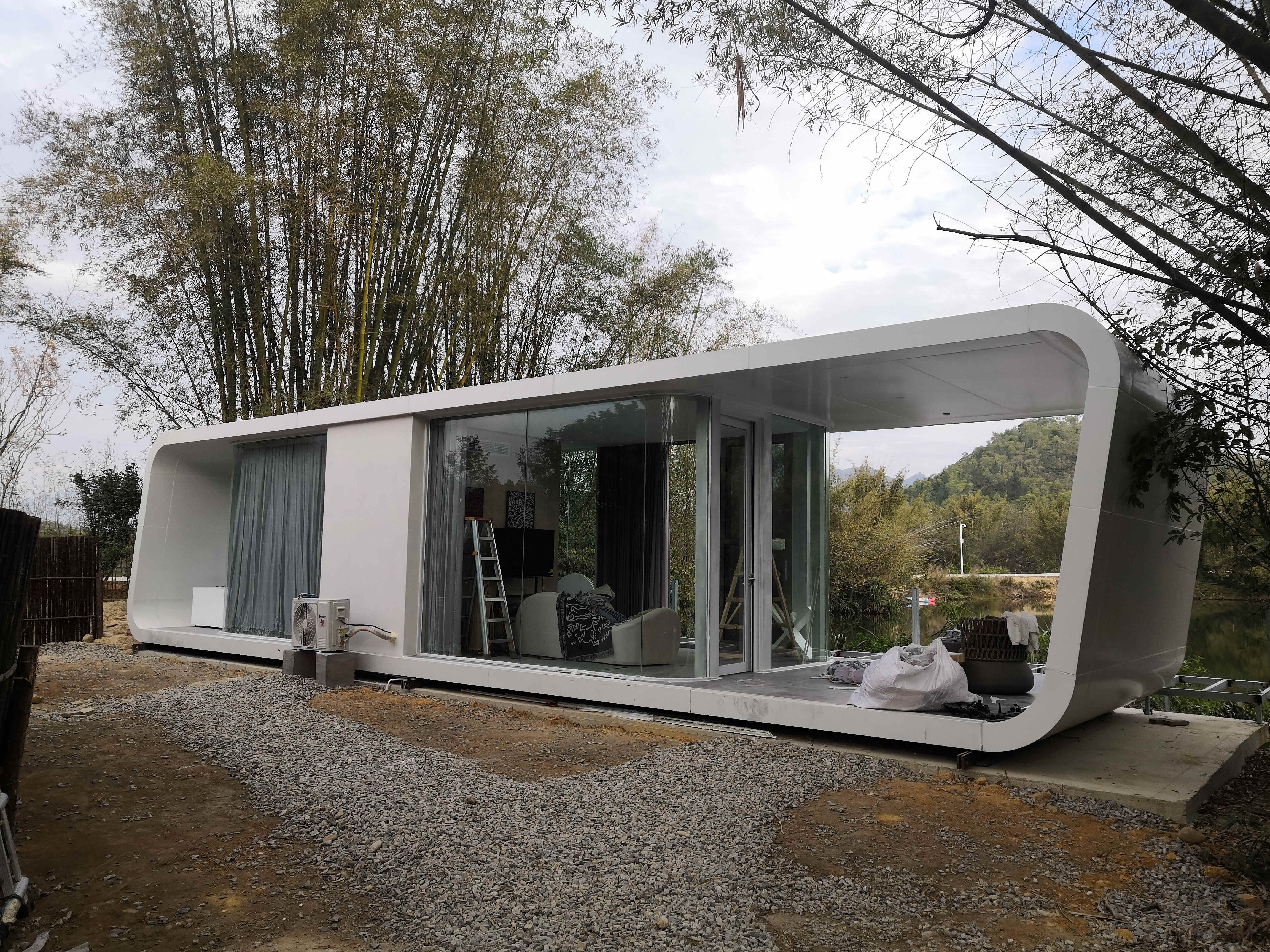 Cabin Side Entrance