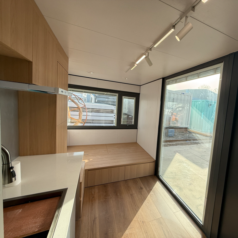 High End Custom Apple Cabin Portable Prefab Villa With Independent Bathroom Balcony Modern Glamping Camping Container House