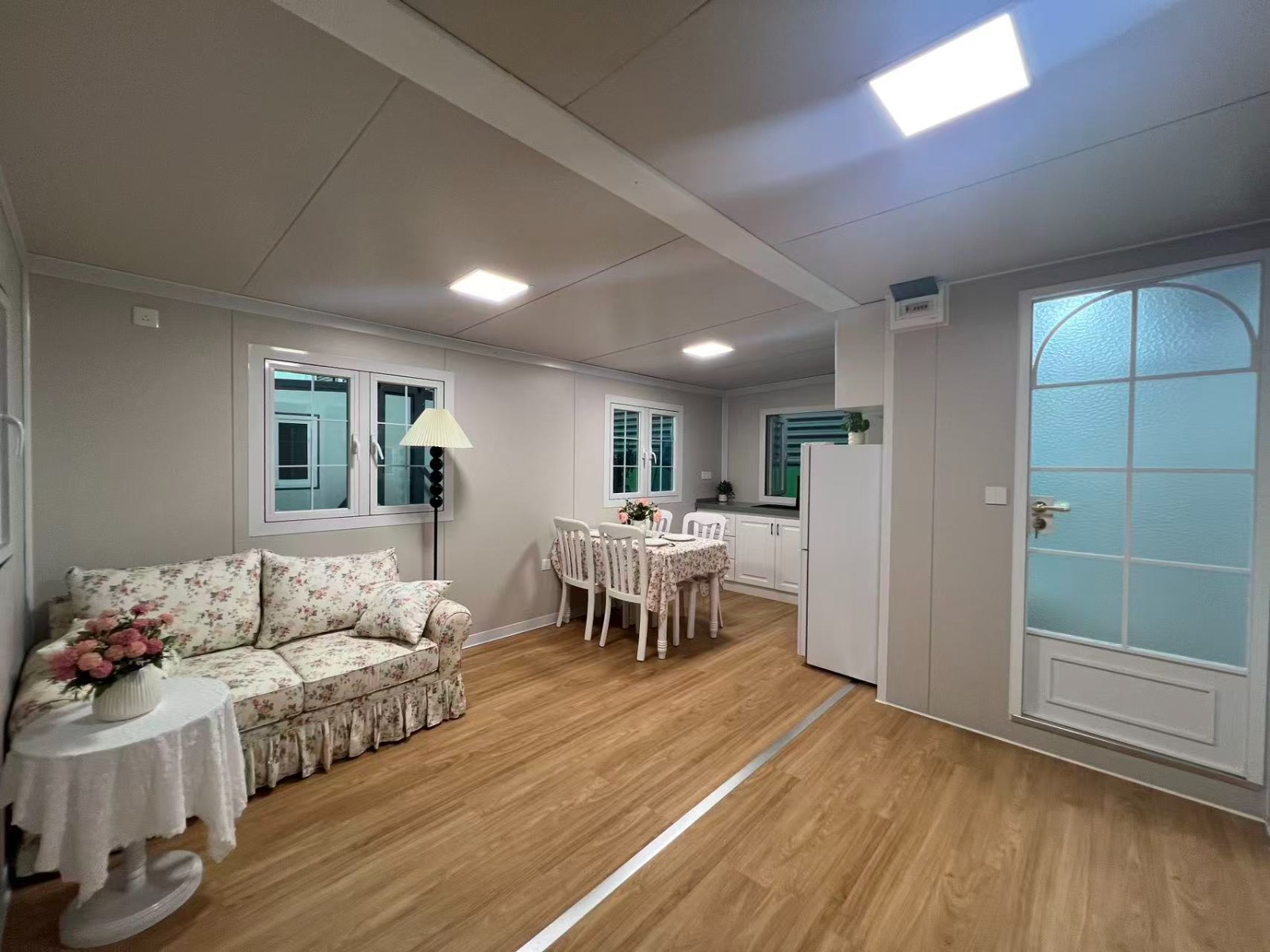 20ft ExpandableContainer House Prefabricated Modular Mobile House Foldable Portable Tiny Home Office Accommodation Building