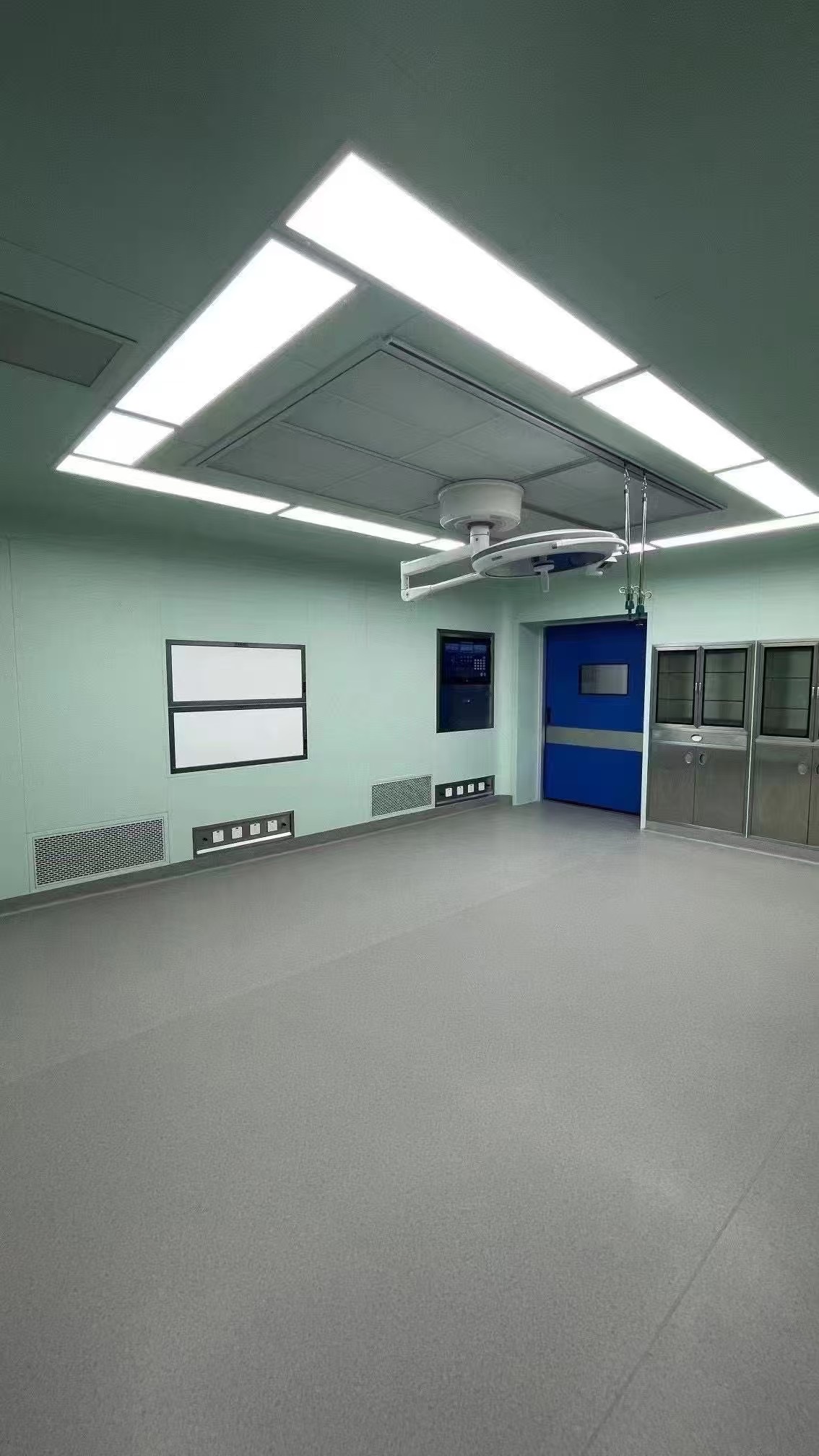 2025 New Modular Operating Room Laminar Flow Surgical Theater Hospital Clean Room with HEPA Filter Class100-10000 Mobile Design