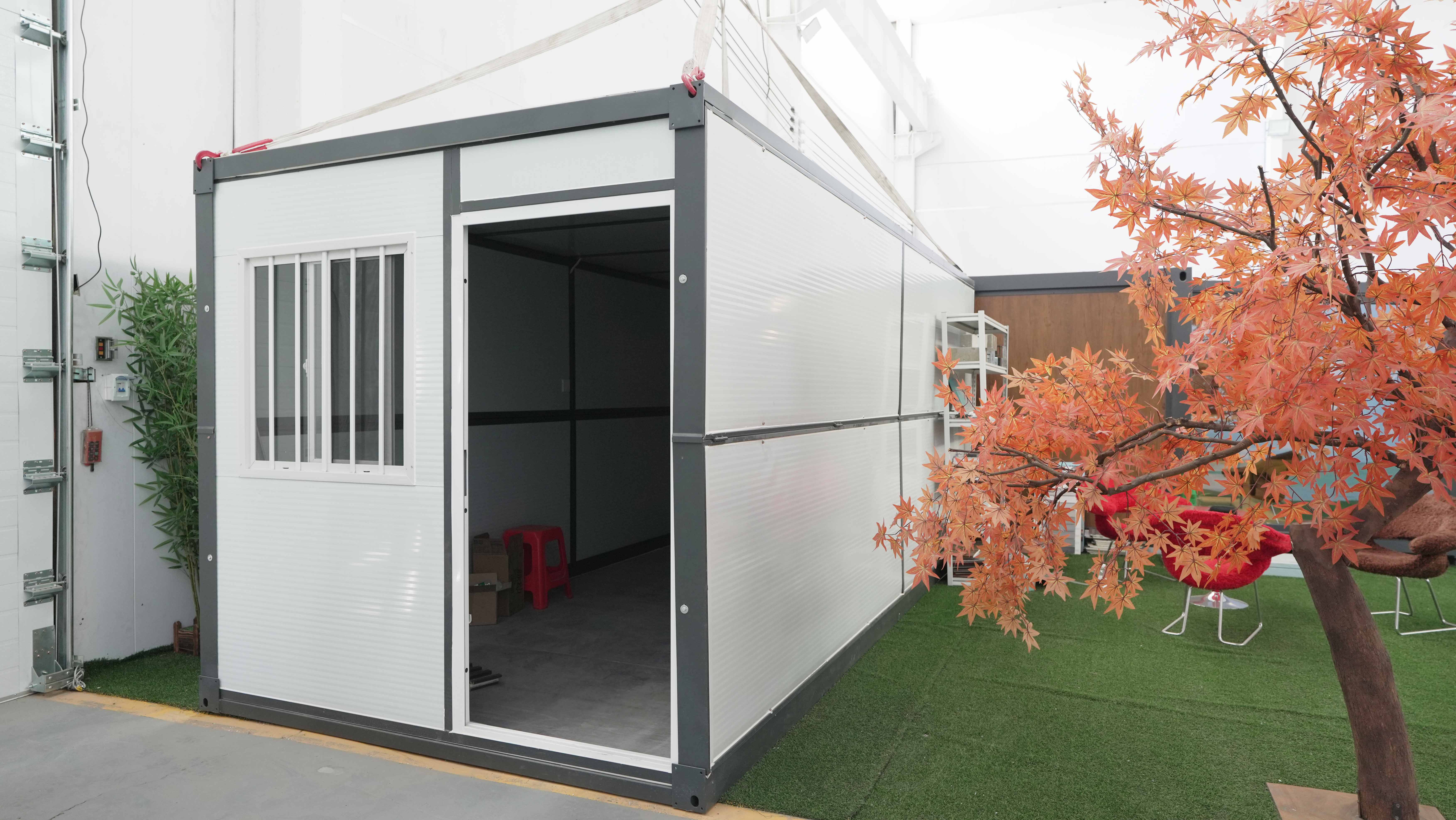High Quality Galvanized Windproof Folding Container House Prefabricated Panel House Modular House for Emergency Shelter