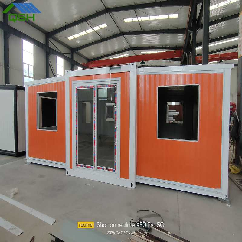 Mobile 2 Bedroom Granny Flat Expandable Container House for Office Courtyard