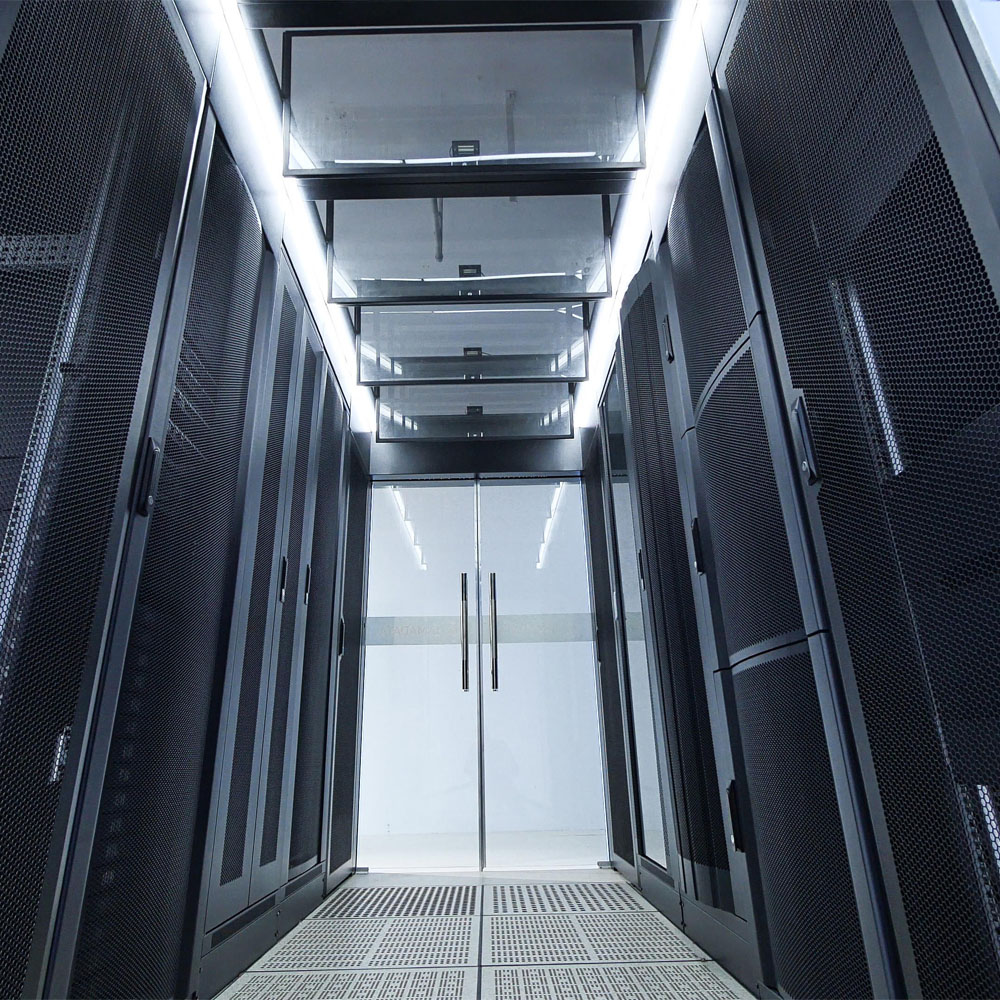 Pre-assembled DYF Brand 20ft Data Center Containerized Integrated Water-Cooled Cold Station Server Rooms Stock