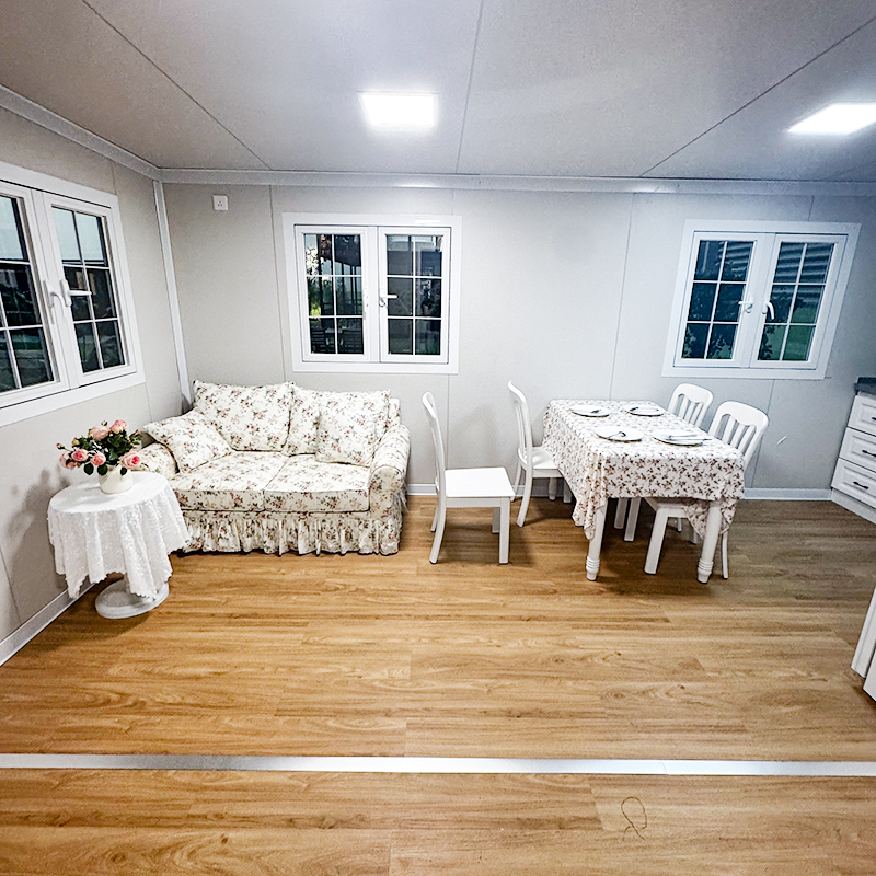 Direct Sales 20 Foot 40 Foot House Container Expandable Prefabricated House 4 Bedroom Two Story Villa 2 Bedroom Prefab House