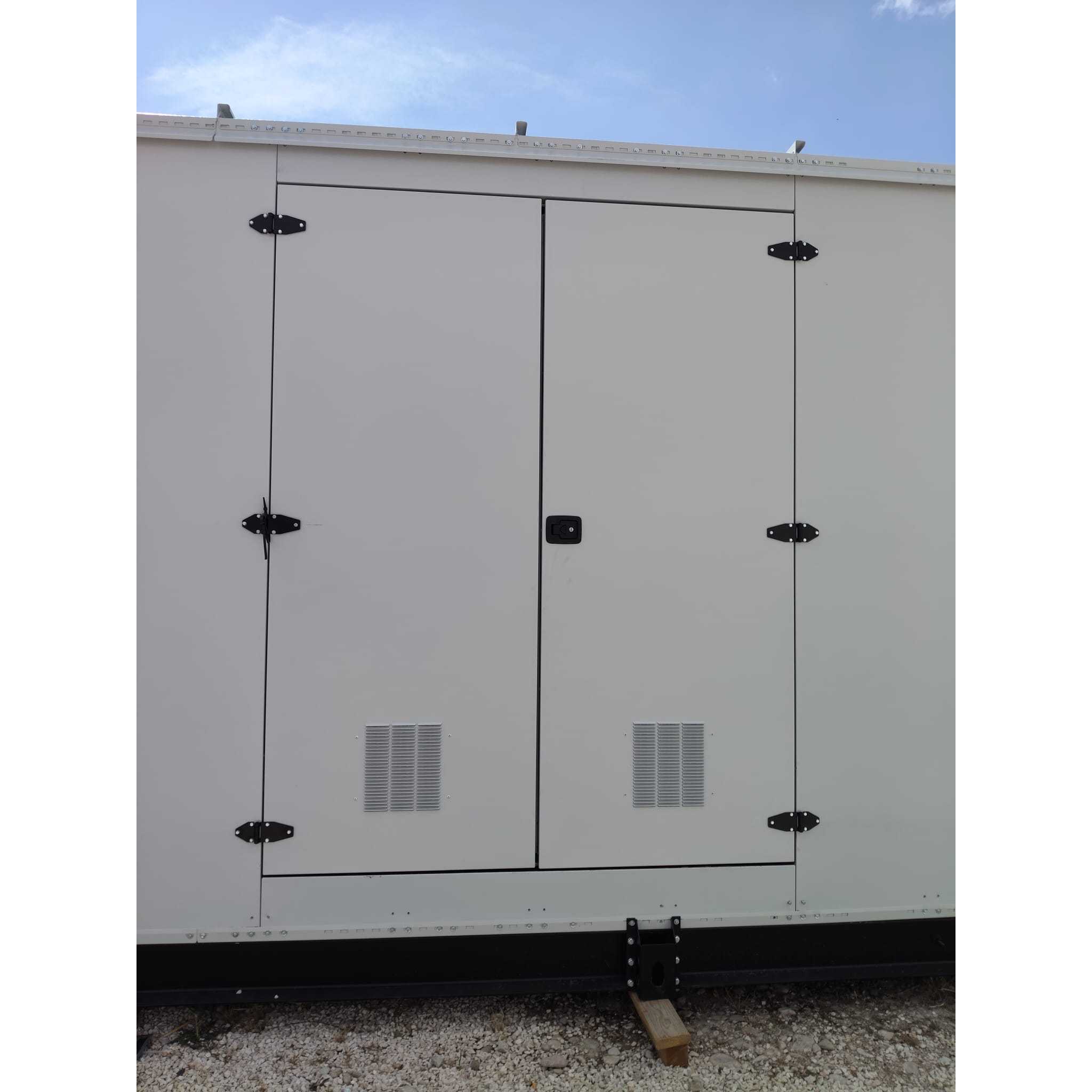 Prefabricated Cabin Shelter For MV LV Electrical Systems IP55 High Resistance