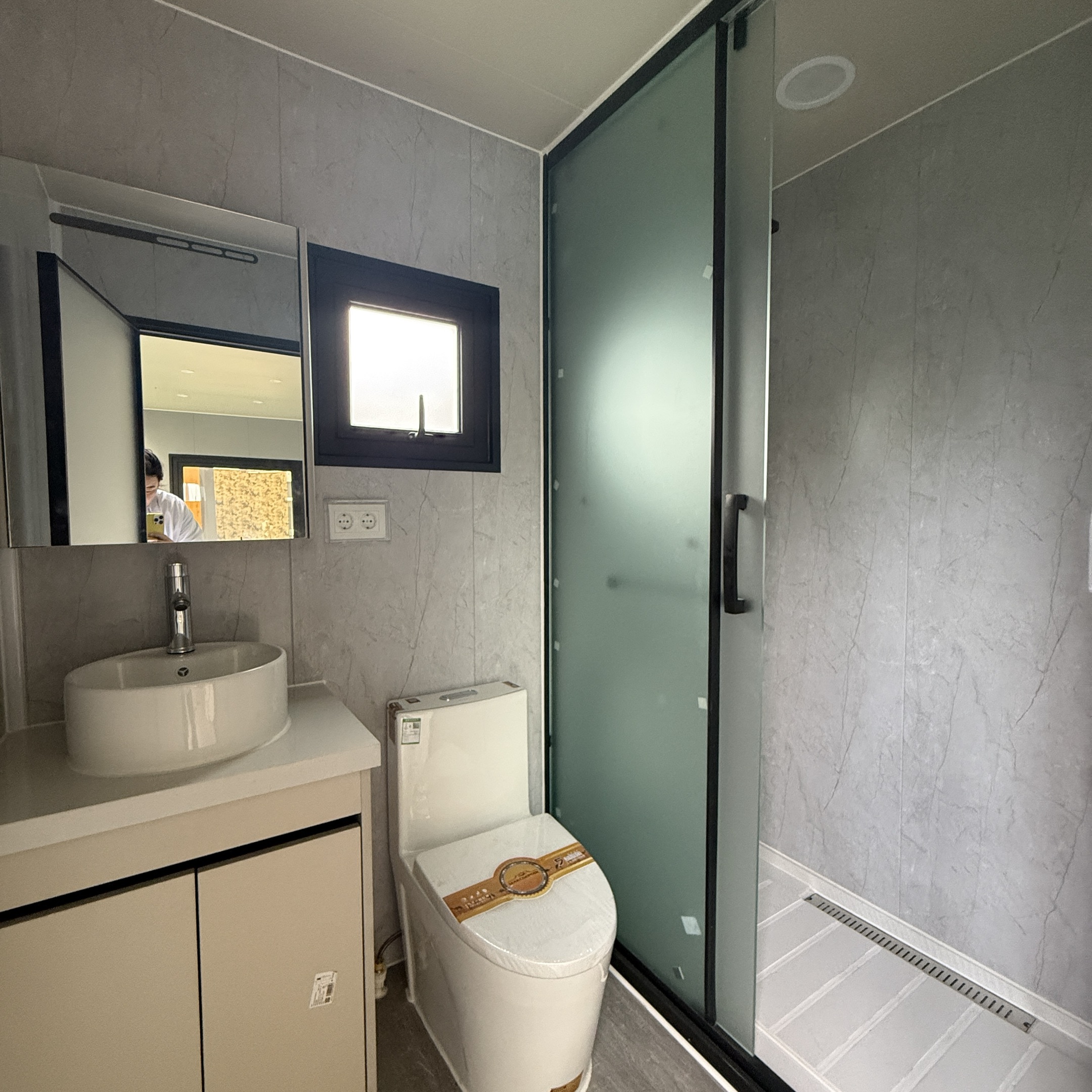 Mobile Home Modified Shipping Container Luxury Apple Cabin Movable Prefab Office Building Shop Modern Design Windproof