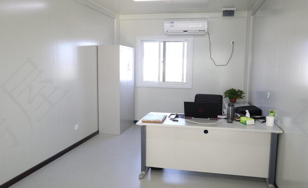 Customized Quick Assemble Steel Structure Wind Resistance Worker Camping Living Prefab Container House Luxury Prefabricated House