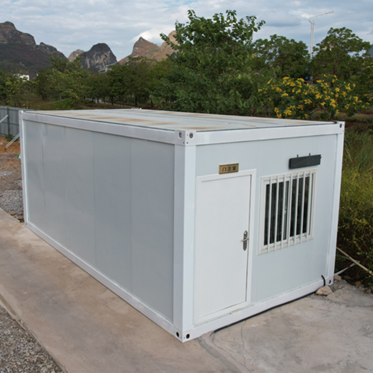 Hot Sale Customized Container Homes Tiny Flat Pack Modular Steel Houses For Hospitals And Popular