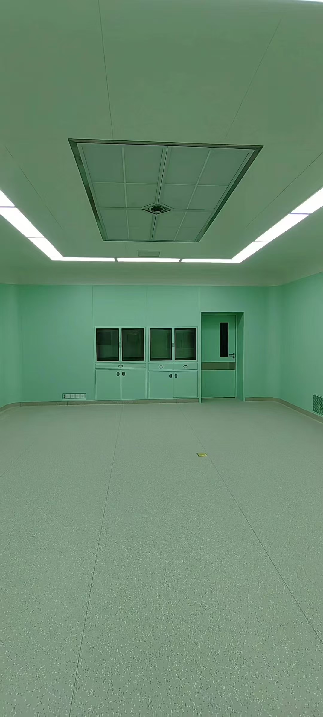 2025 New Modular Operating Room Laminar Flow Surgical Theater Hospital Clean Room with HEPA Filter Class100-10000 Mobile Design