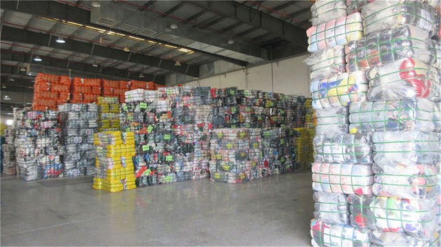 Setor Fashion manufacturing facility — production floor with skilled garment workers