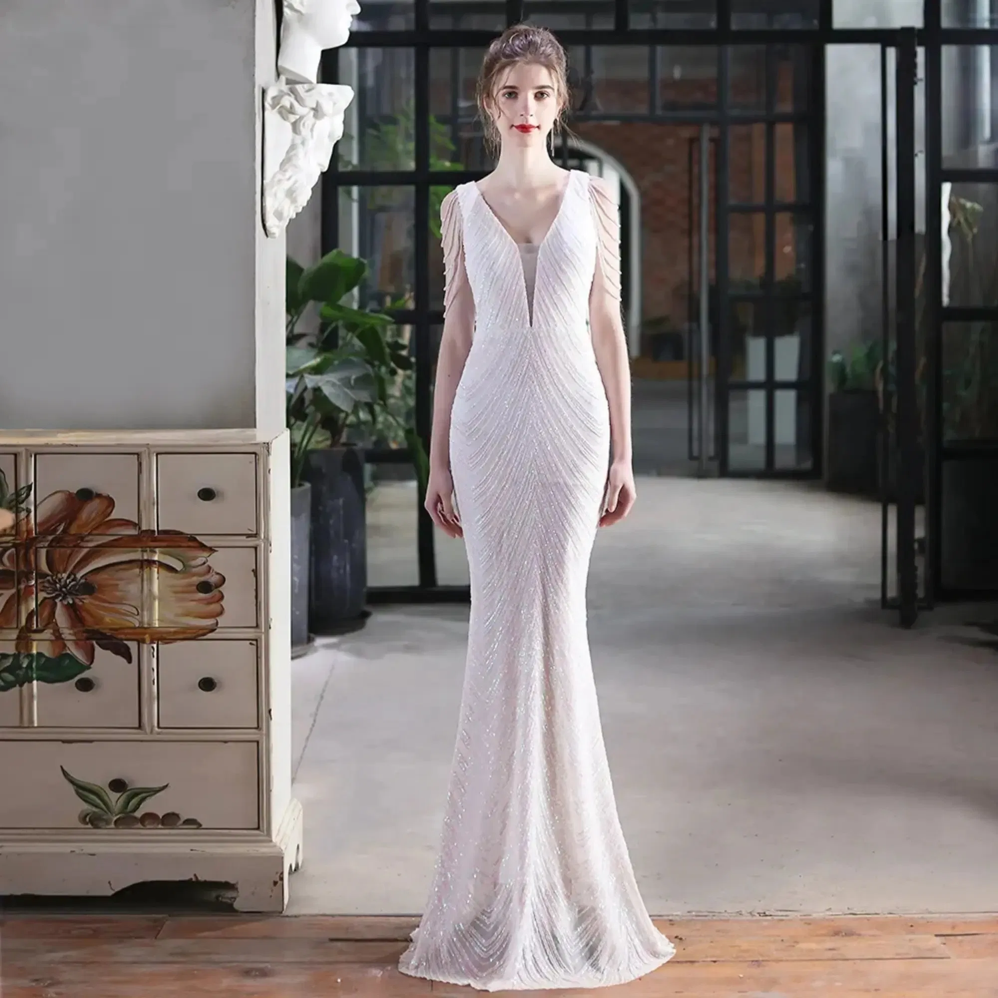 Tailor-Made Sparkle Evening Wear Ideal for Formal Occasions, Ready for Wholesale Orders
