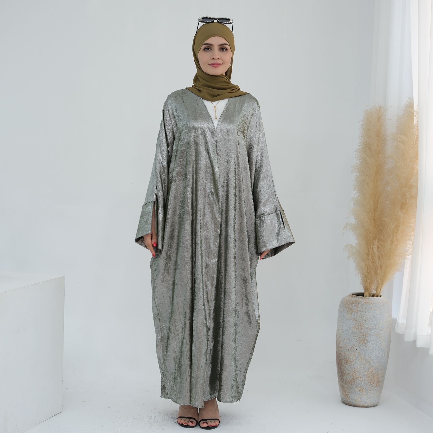 2026 New Cardigan Abaya Shinny Polyester Modest Women Abaya Muslim Dress Dubai Open Abaya Fashion Islamic Clothing