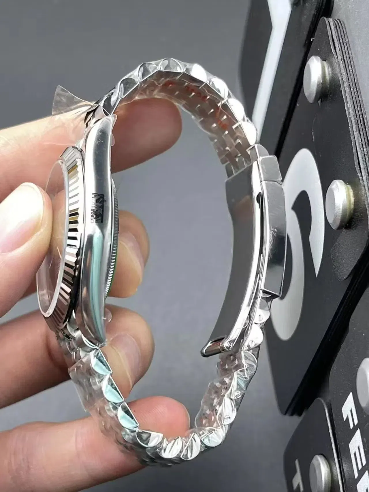 Automatic High Quality Swiss Movement Coveted Silvery Wrist Watch