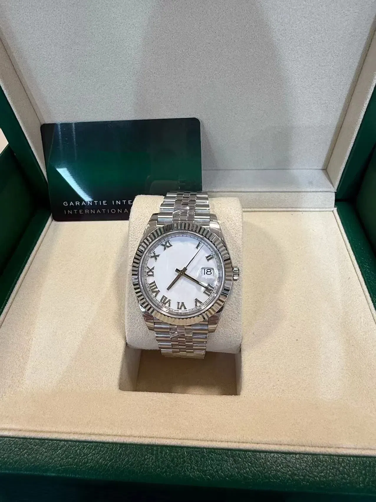 Wholesale Vs Factory Cleaning 1: 1 Replica Sapphire Mirror Luxury Brand Movement with Crown Wristwatch