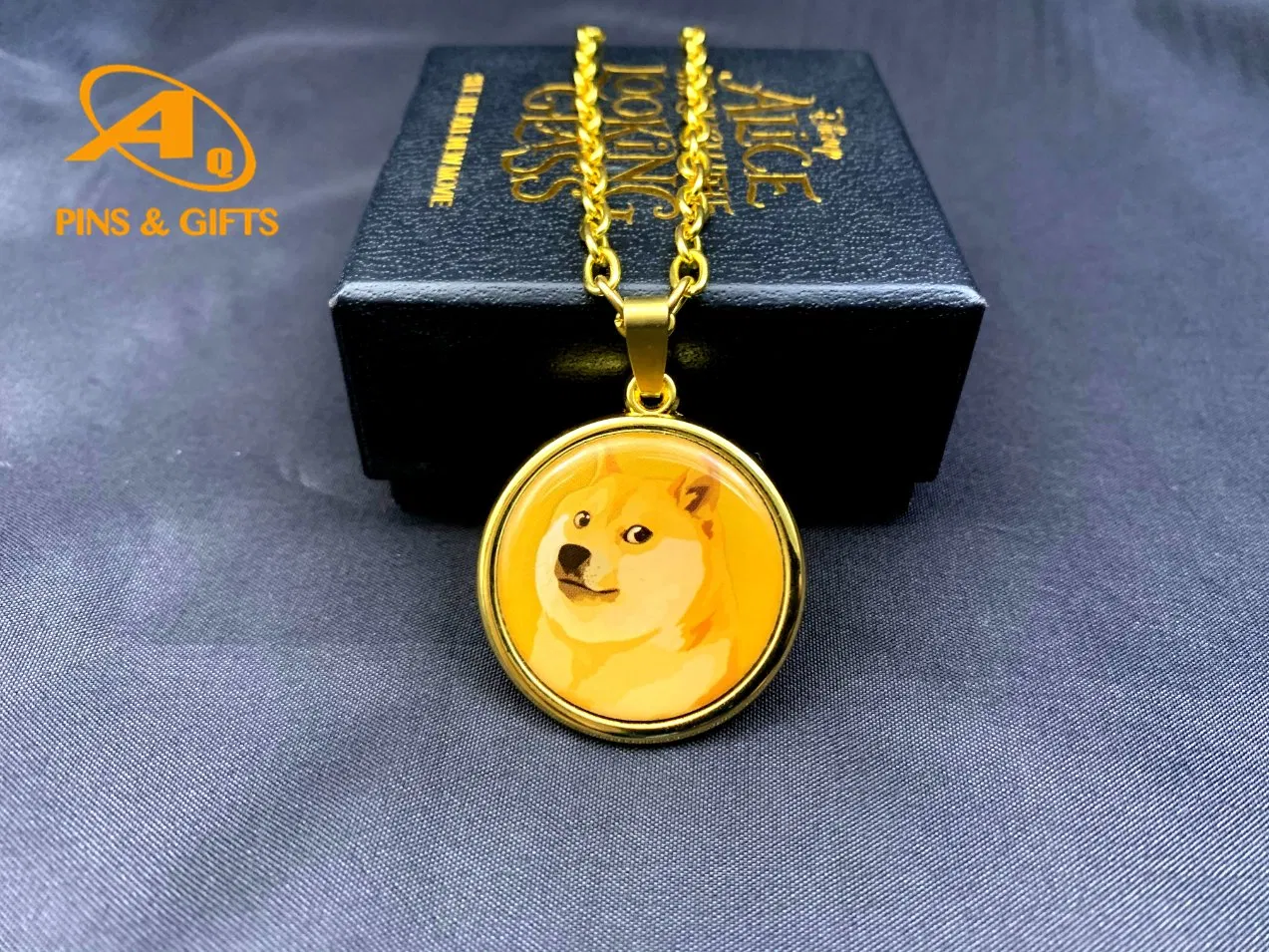 Hot Sales Fashion Gift Bitcoin Souvenir Physical Bit Coin Dogecoin Collection Funny Gold Silvery Plated Commemorative Doge Coins