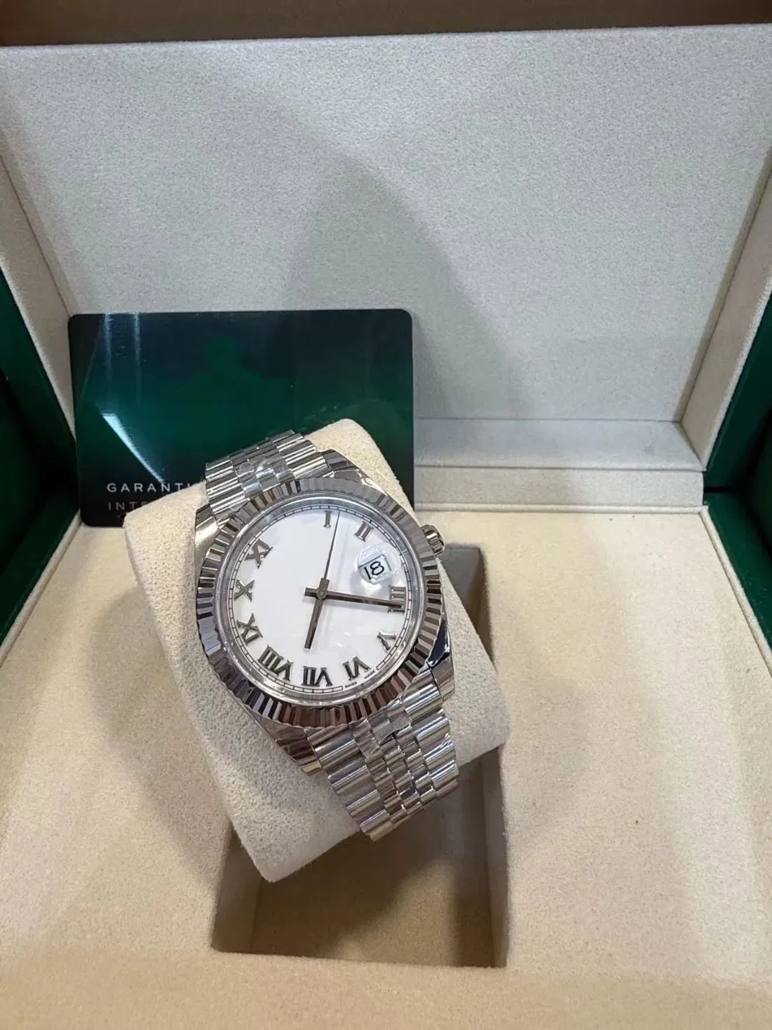 Wholesale Vs Factory Cleaning 1: 1 Replica Sapphire Mirror Luxury Brand Movement with Crown Wristwatch