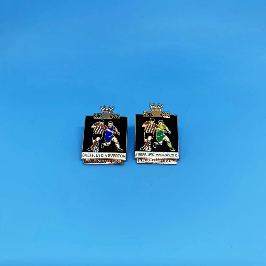 Fashionable Zinc Alloy Enamel Pin for Denim Caps and Apparel