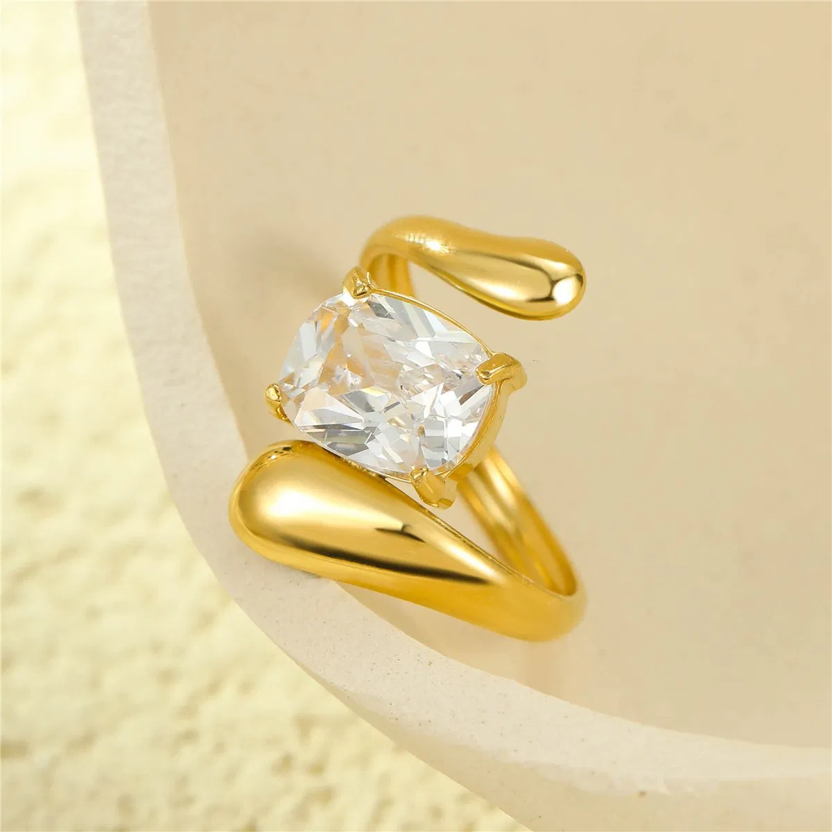 Luxury 18K Gold Fine Jewelry Collection-18K Stainless Steel Wedding Bands Fashion Rings for Gifts Parties Anniversaries Inlay
