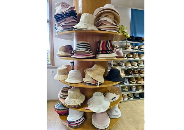 Women's Handmade Raffia Woven Bucket Hat Elegant Summer Straw Sun Hat for Resort and Vacation Wear