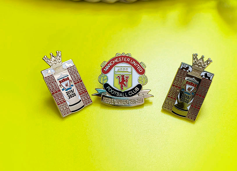 Fashionable Zinc Alloy Enamel Pin for Denim Caps and Apparel