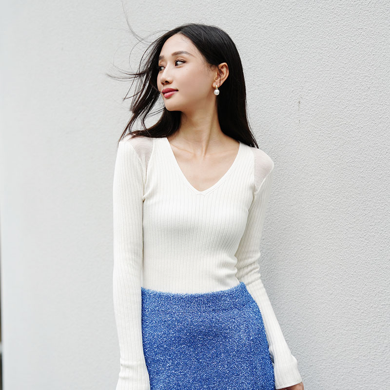 Versatile Ribbed Knitwear for Women: Perfect for Autumn Days