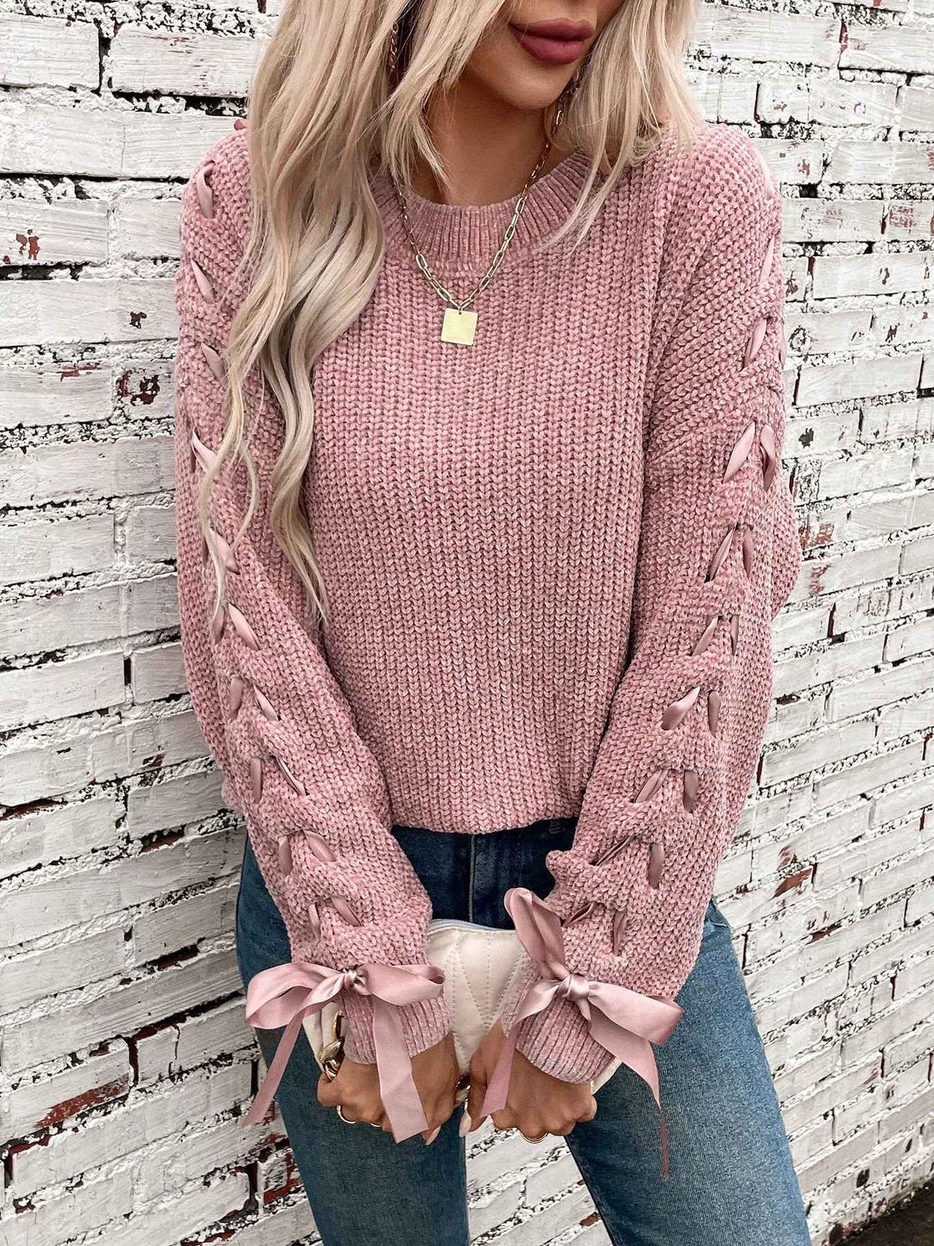 Elegant Women's Knitwear with Breathable Fabric and Personalized Logo