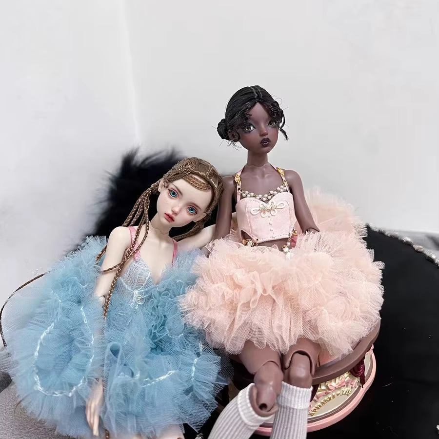 Custom Doll Clothes Collection - Trendy and Washable Fashion for Dolls