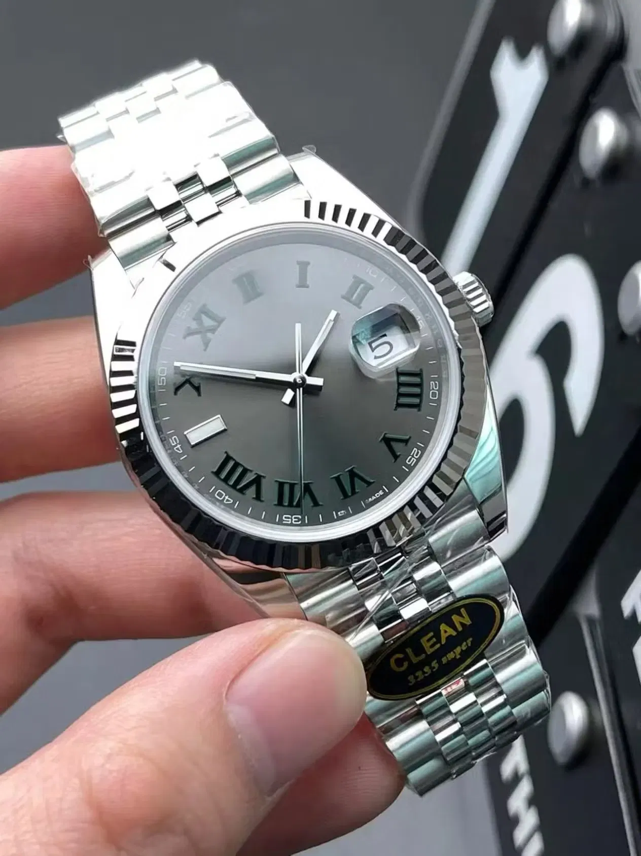 Automatic High Quality Swiss Movement Coveted Silvery Wrist Watch