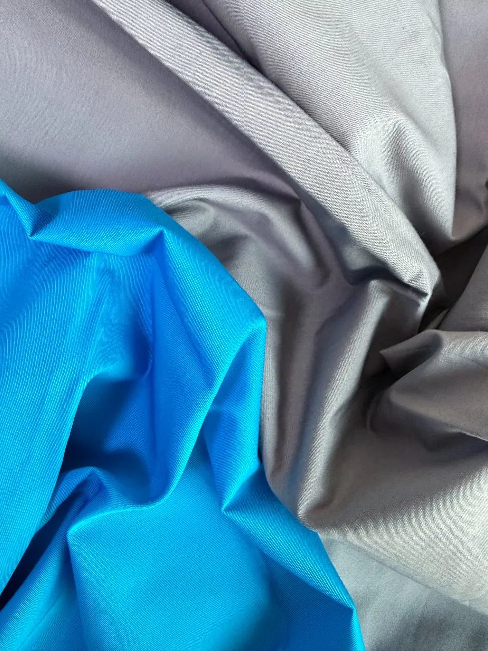 Smooth Mercerized Cotton Shirting Fabric for Professional Business Attire and Formal Office Wear