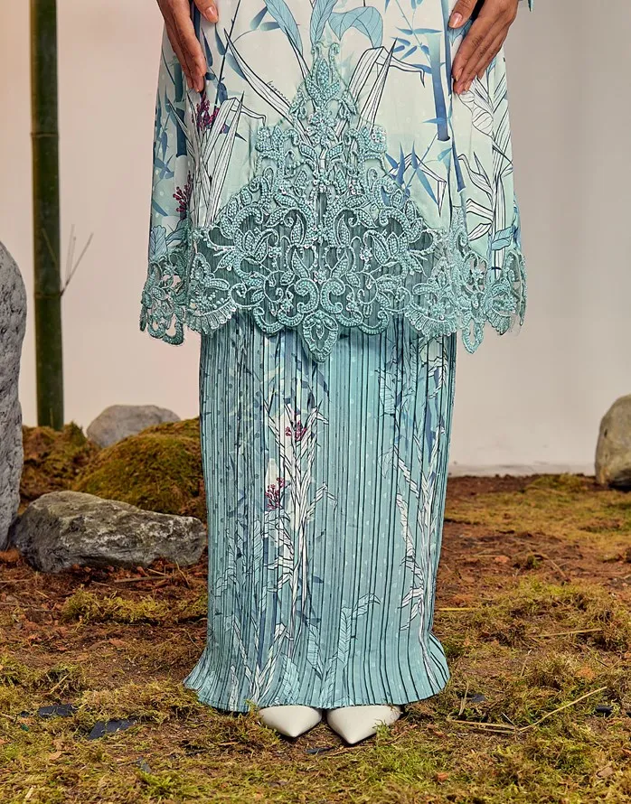 Stylish Sipo Baju Kurung Attire for Modern Muslim Women