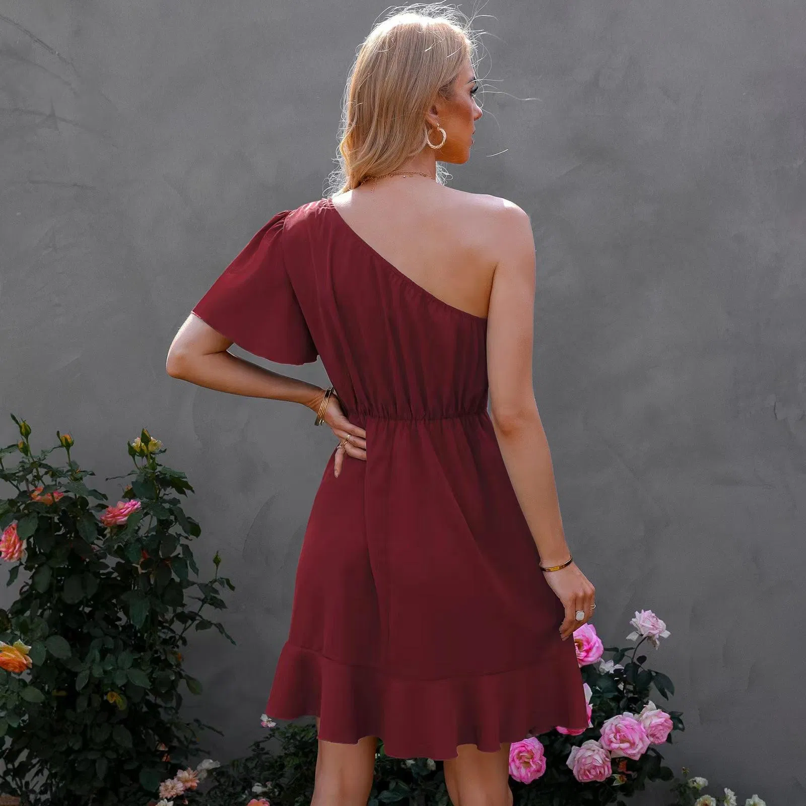 2025 Fashion Summer Solid Color Slash Neck One Shoulder Short Sleeve Dress