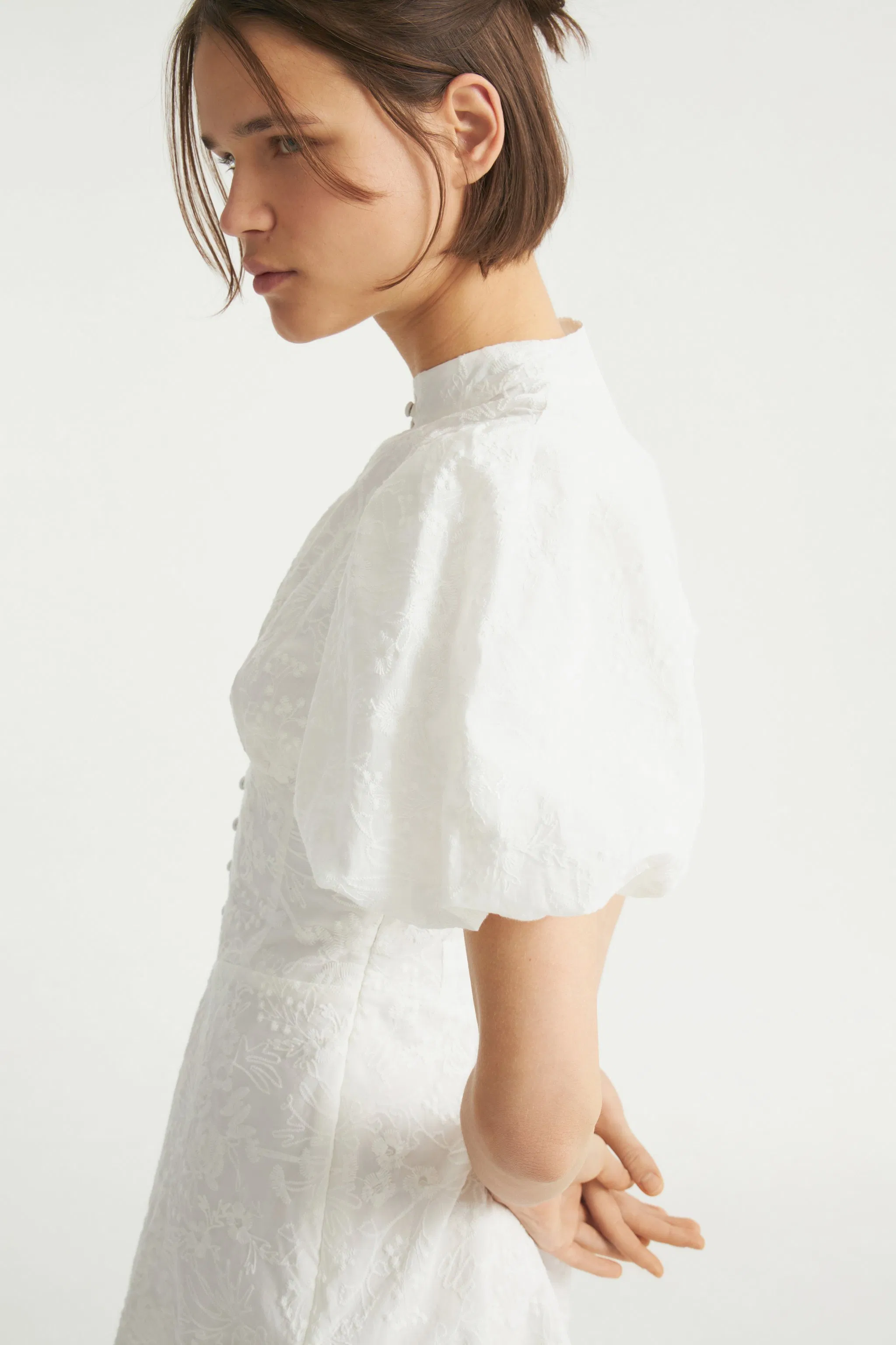 Customized Wholesale Official Women Dress Fashion Short Fit Short Puff Sleeves Design Stand Collar Embroidery Fabric Dress for Woman Summer Wear
