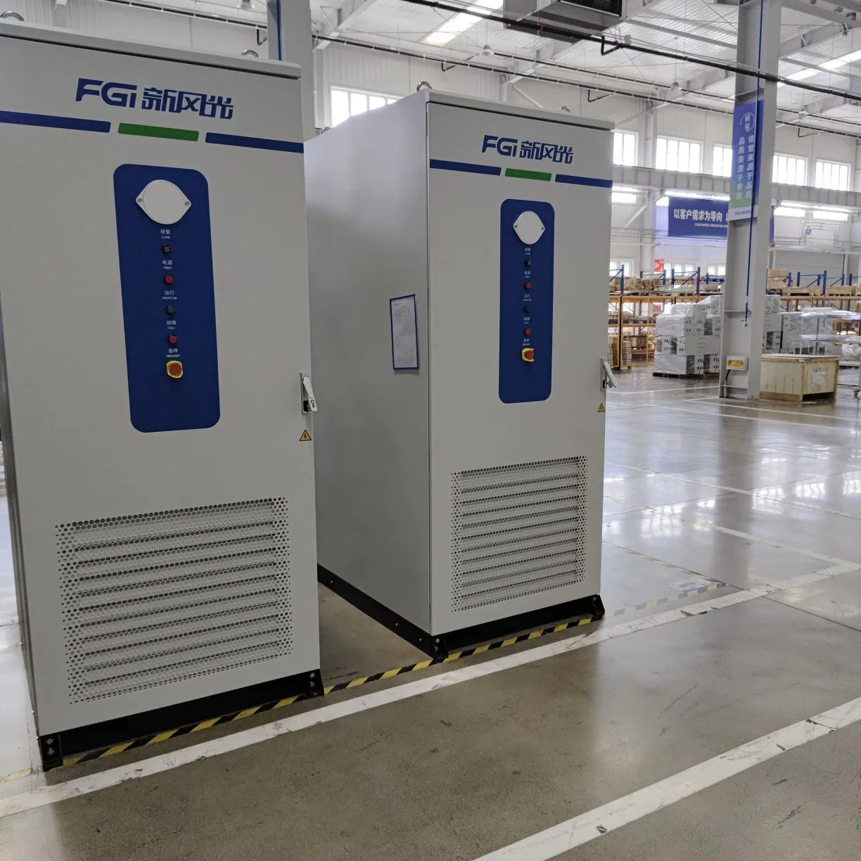 Sistema de Almacenamiento de Energía de Batería Comercial e Industrial con Refrigeración Líquida 261kwh Bess LiFePO4 PCS para Respaldo de Energía Confiable y Optimización 125kw