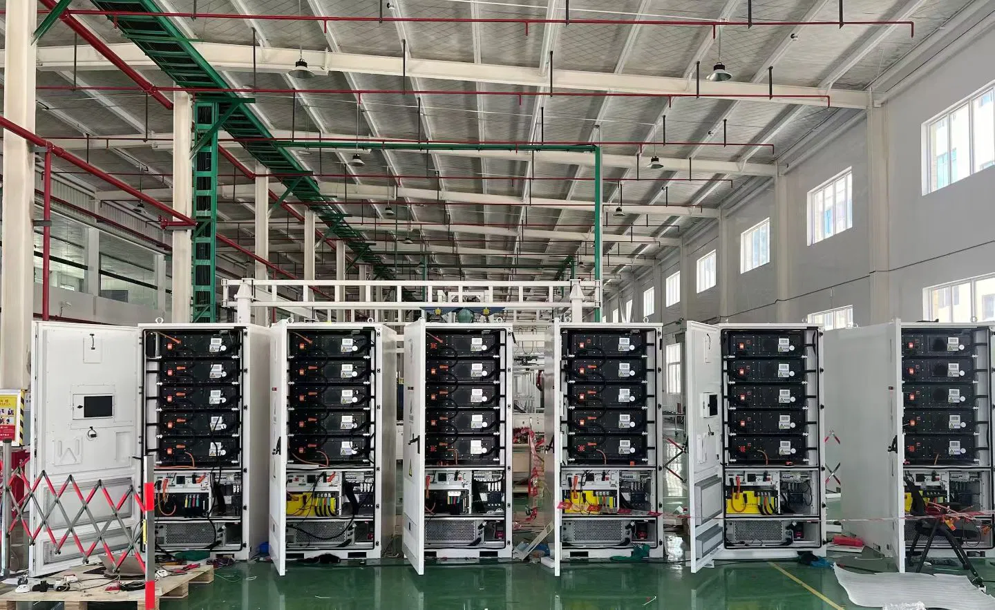 Línea de producción automatizada de baterías