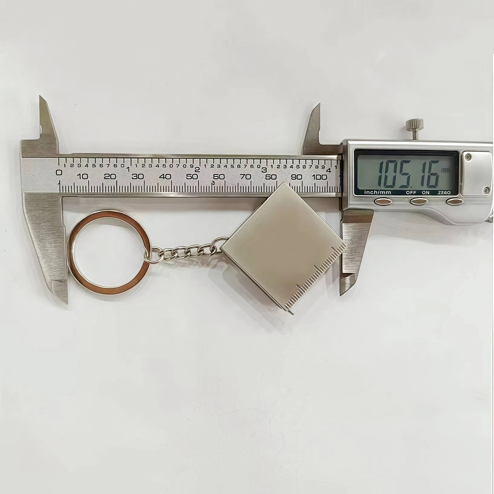 مقياس شريط صغير مخصص بشعار هدايا الأعمال حلقة مفاتيح من سبائك الزنك جسم معدني محمول