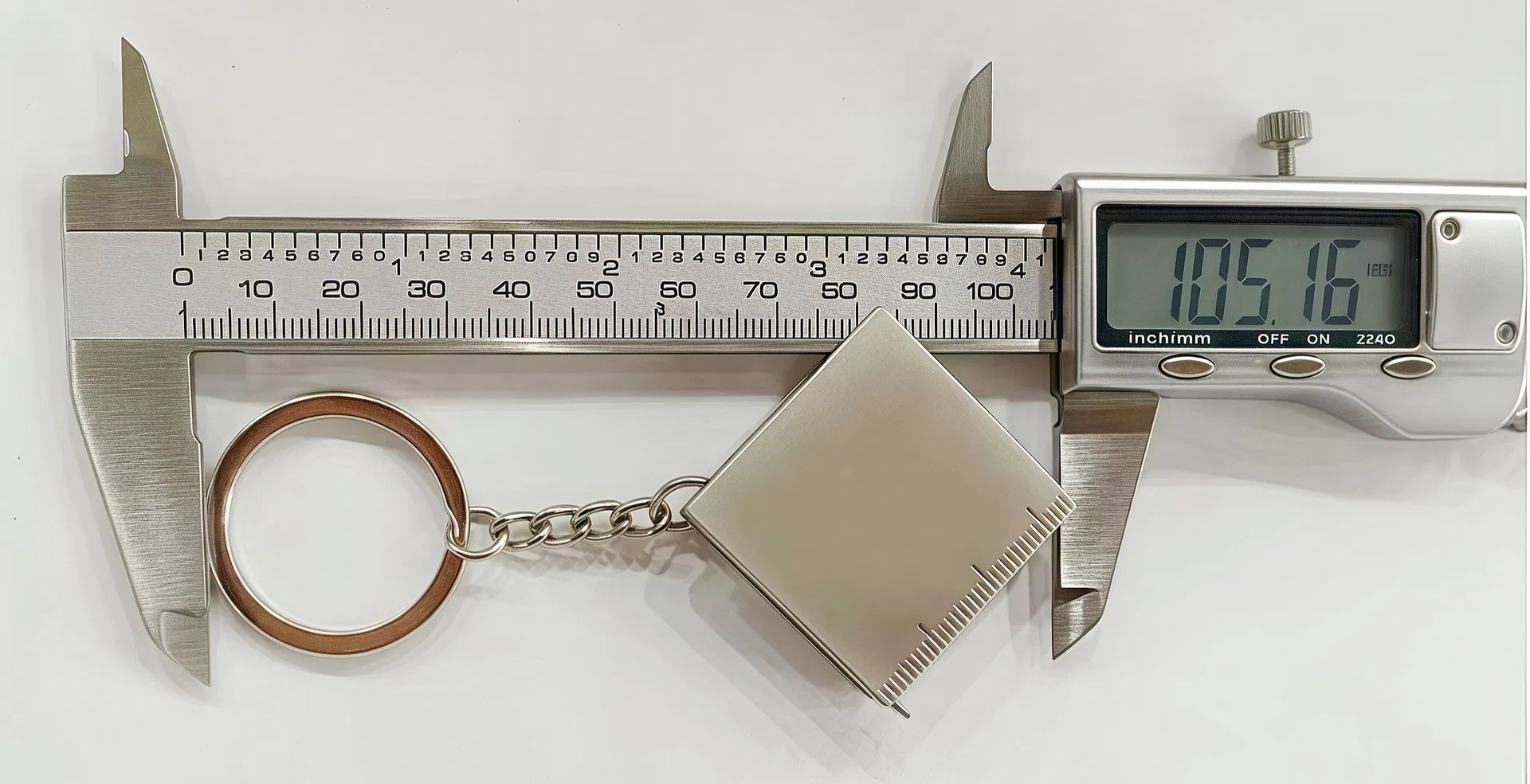 مقياس شريط صغير مخصص بشعار هدايا الأعمال حلقة مفاتيح من سبائك الزنك جسم معدني محمول