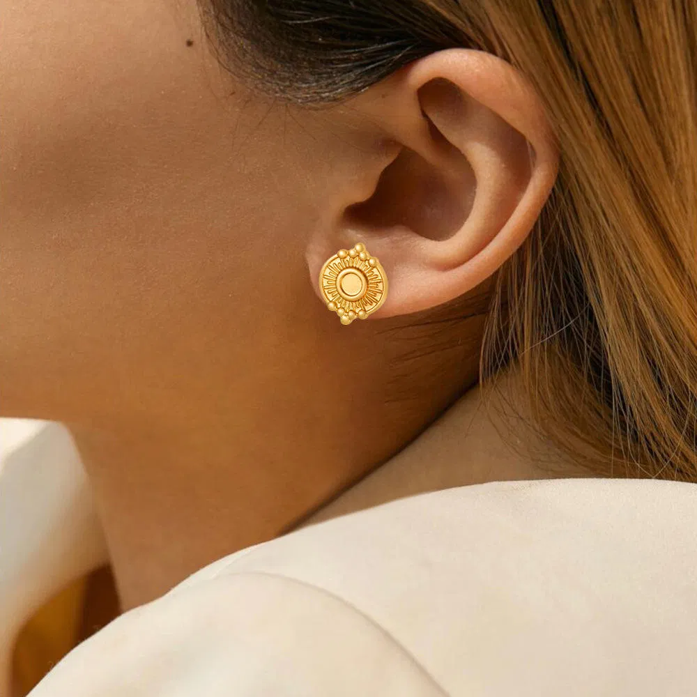 سعر المصنع أقراط موضة دراسية أقراط شمسية دائرية عتيقة أقراط مزخرفة بالذهب من الفولاذ المقاوم للصدأ للنساء