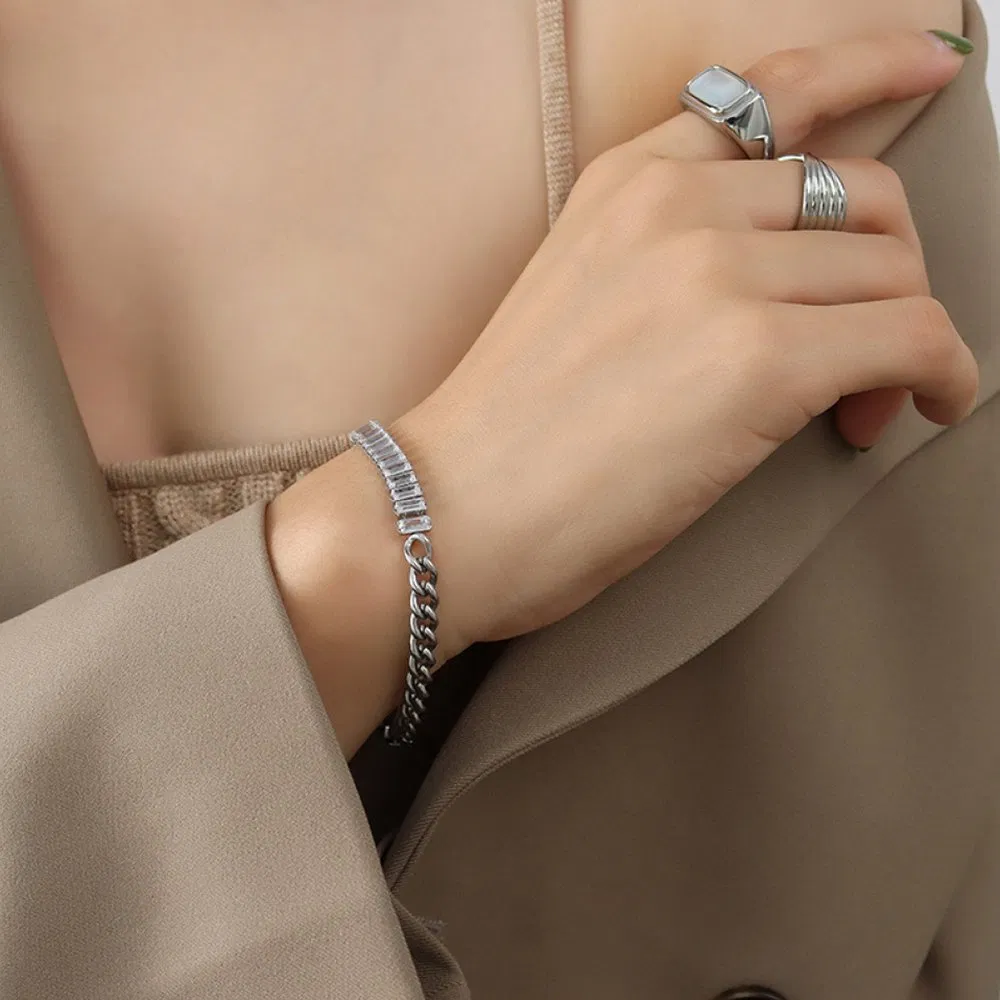 مجوهرات موضة الهيب هوب العصرية من الفولاذ المقاوم للصدأ 18K سوار نصف تنس ذهبي مزين بحجر زركونيا