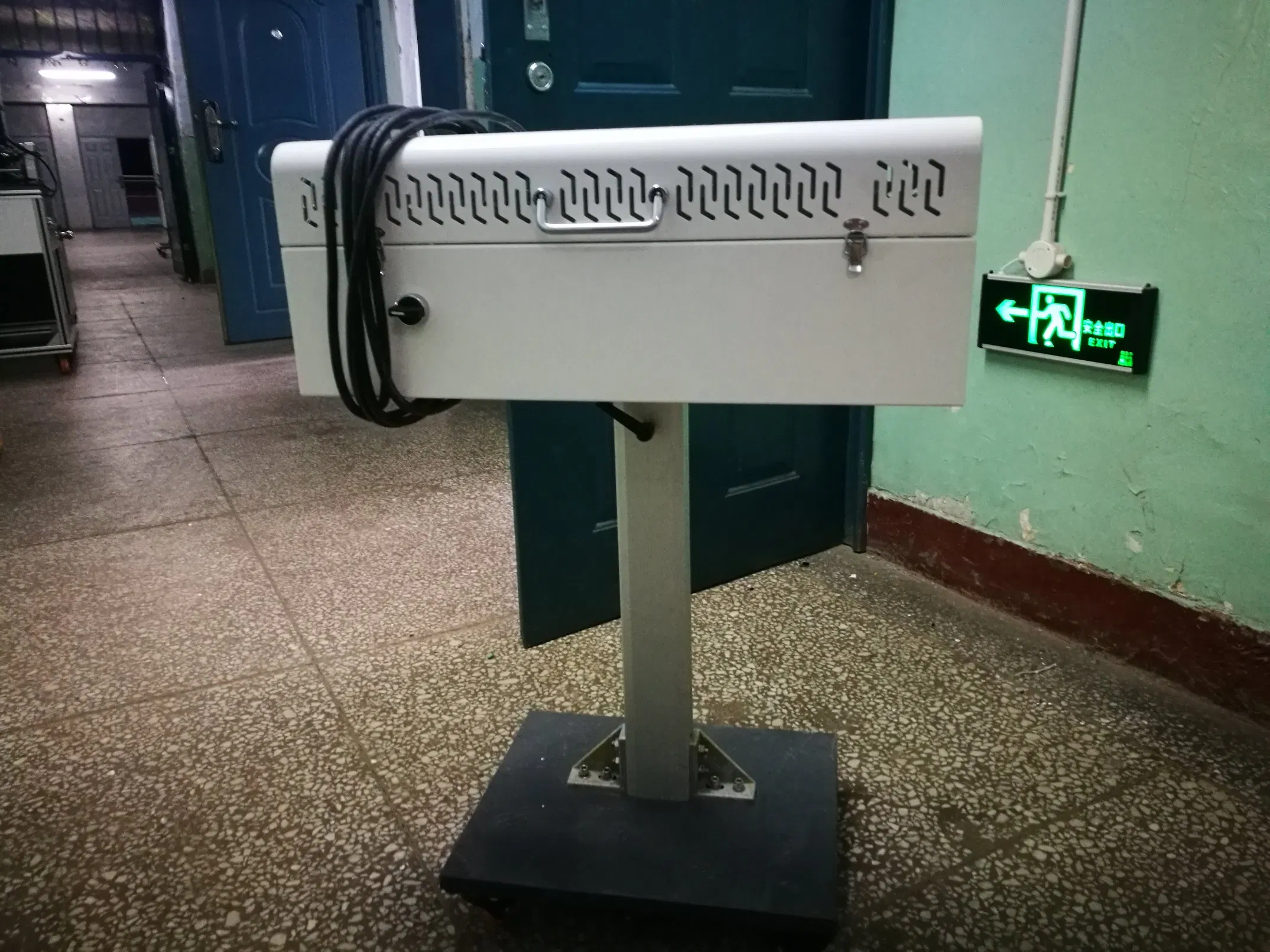 Miniature Fan Cooling System for Laboratory