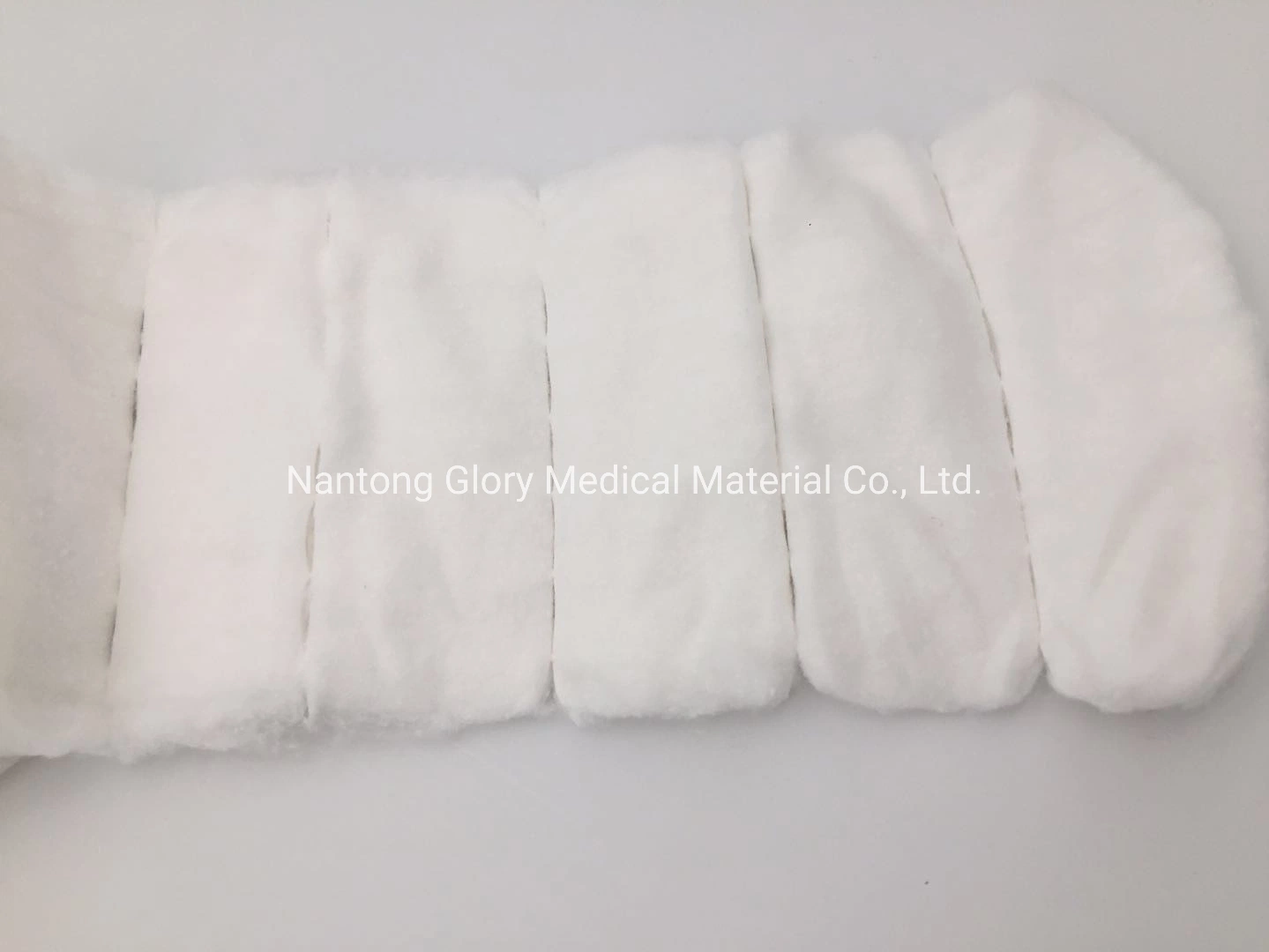 Premium 100% Cotton Zigzag Folded Medical Cloth for Healthcare