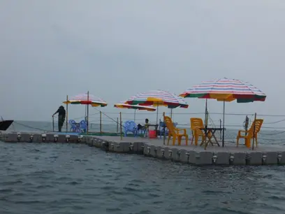 Square Plastic Floating Dock (7)