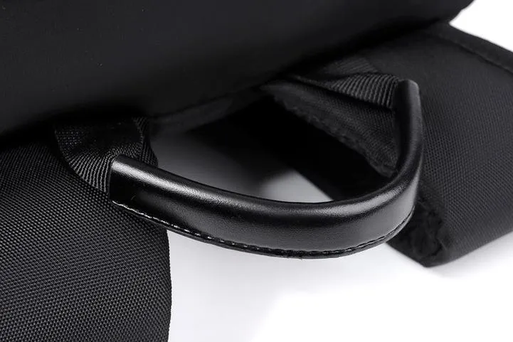 Mochila de Negócios Espaçosa e Resistente à Água com Compartimento para Laptop 16" Elegante