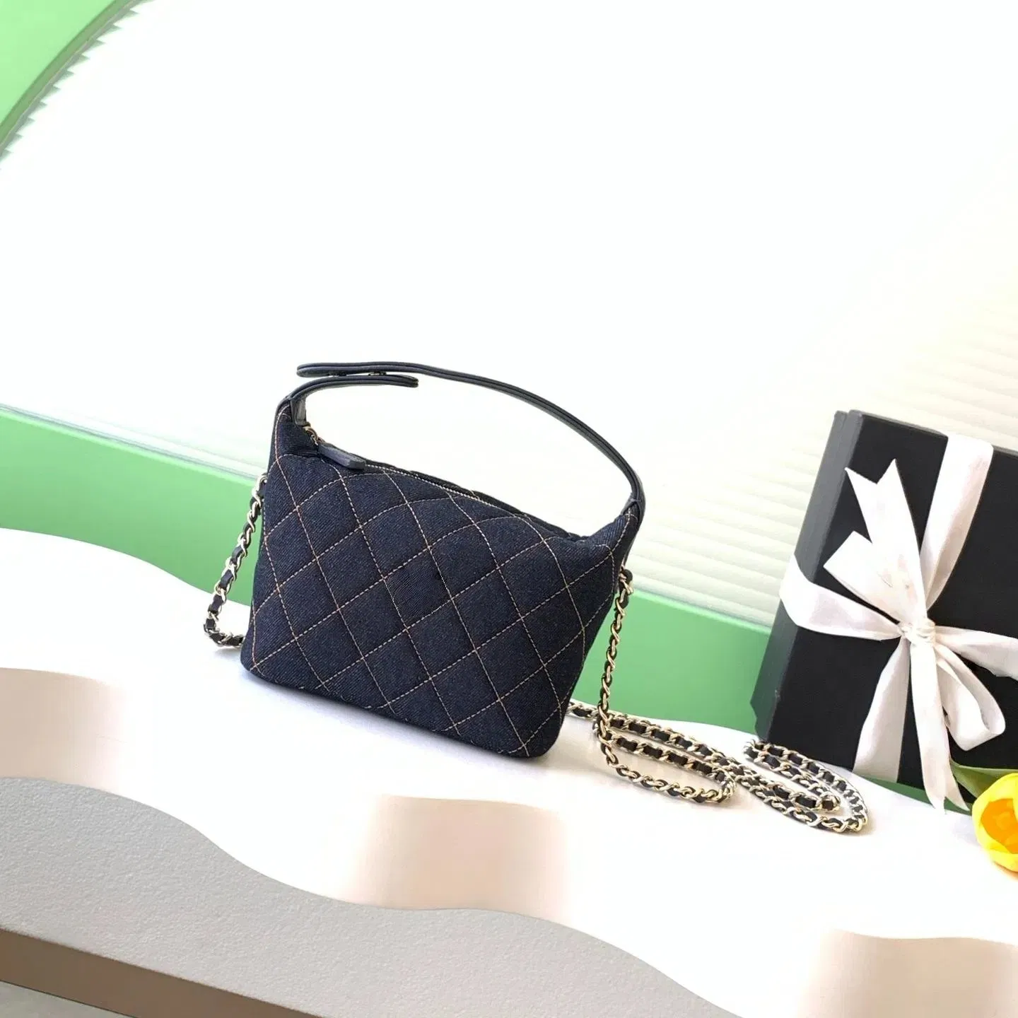 Atacado de Guangzhou 1: 1 Bolsa Hobo de Denim Matelassê para Mulheres com Alça de Corrente 26p Padrão de Diamante